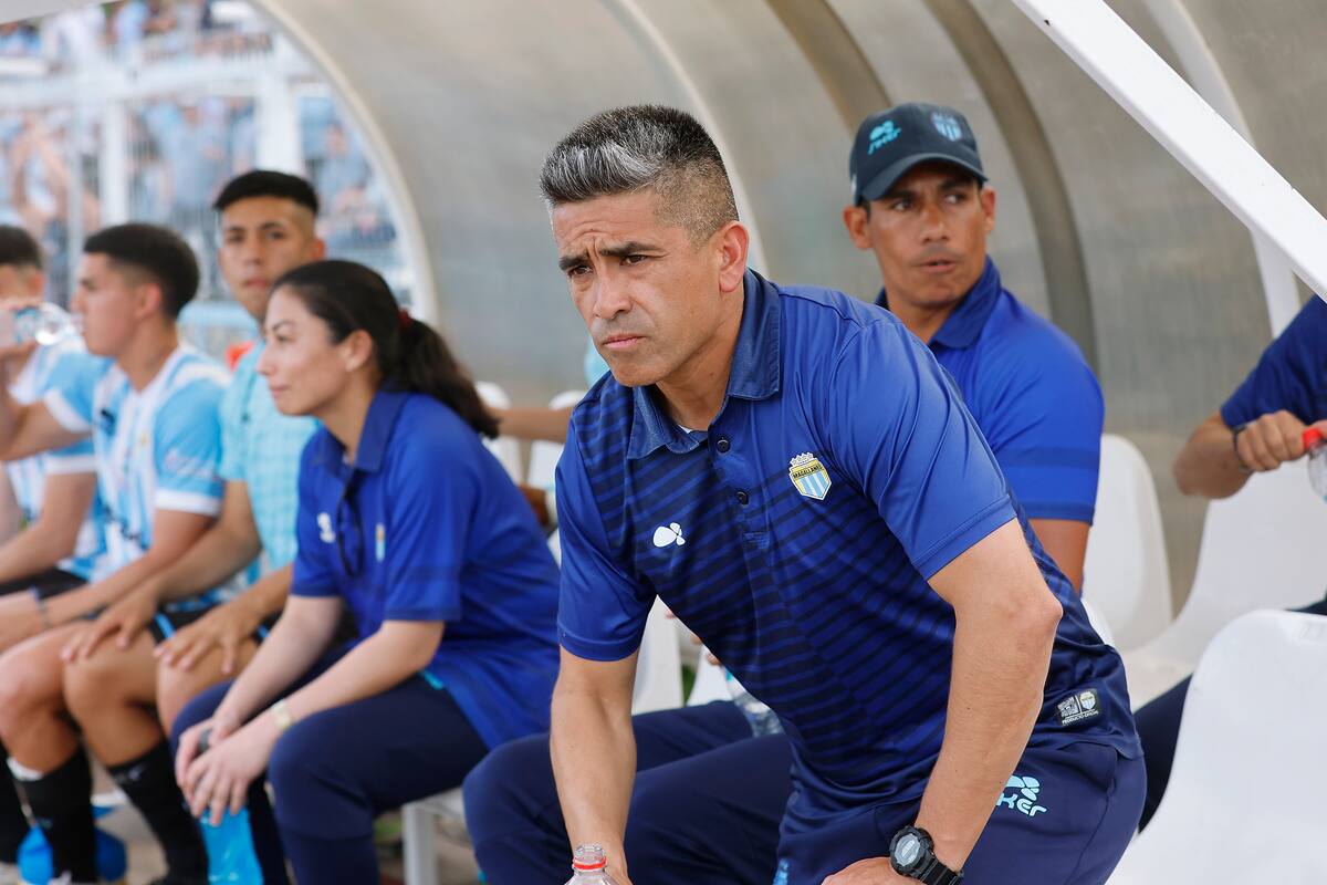 El año pasado ya estuvo al mando del equipo carabelero, cuando al técnico titular, Ronald Fuentes, lo castigaron.