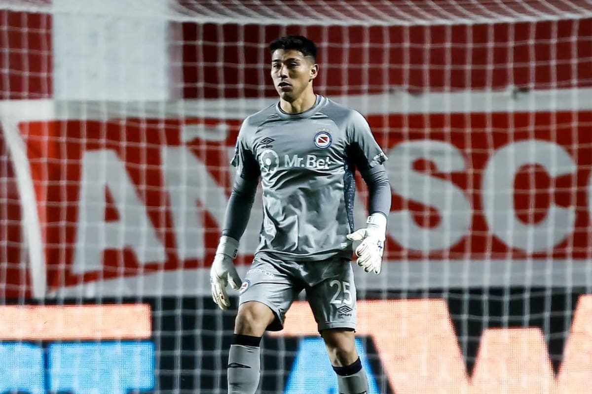 Su buen momento en Argentina podría llevarlo a la titularidad. Foto: Instagram Argentinos Juniors.