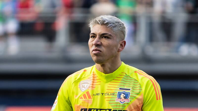 Mientras Colo Colo le paga 60 millones, este es el sueldo que Peñarol le ofrece a Brayan Cortés