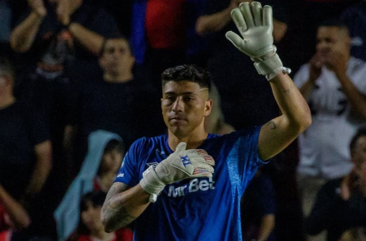 Podrían caerle millones a Colo-Colo: Argentinos Juniors busca frenar el interés de Boca por Brayan Cortés