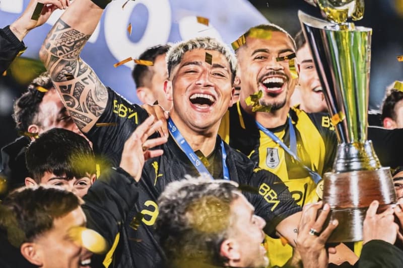 El portero cedido desde Colo Colo salió campeón de la Copa Uruguay. Foto: Mauri Bermudez.