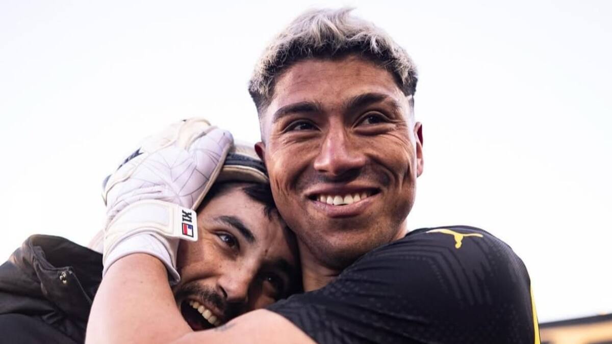 “Brayan Cortés está contento en Uruguay; le gustaría seguir en Peñarol y no volver a Colo Colo”