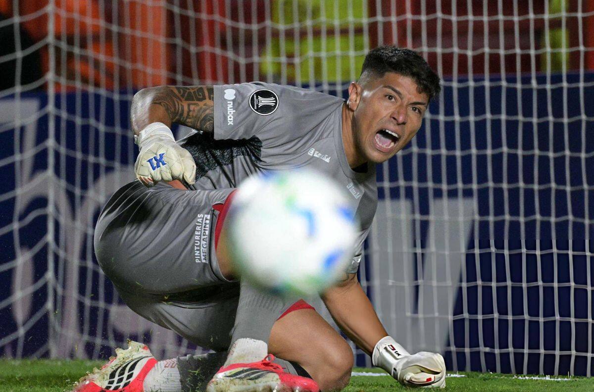 Con un Brayan Cortés inmenso Argentinos Juniors pasó a semifinales tras vencer a Huracán