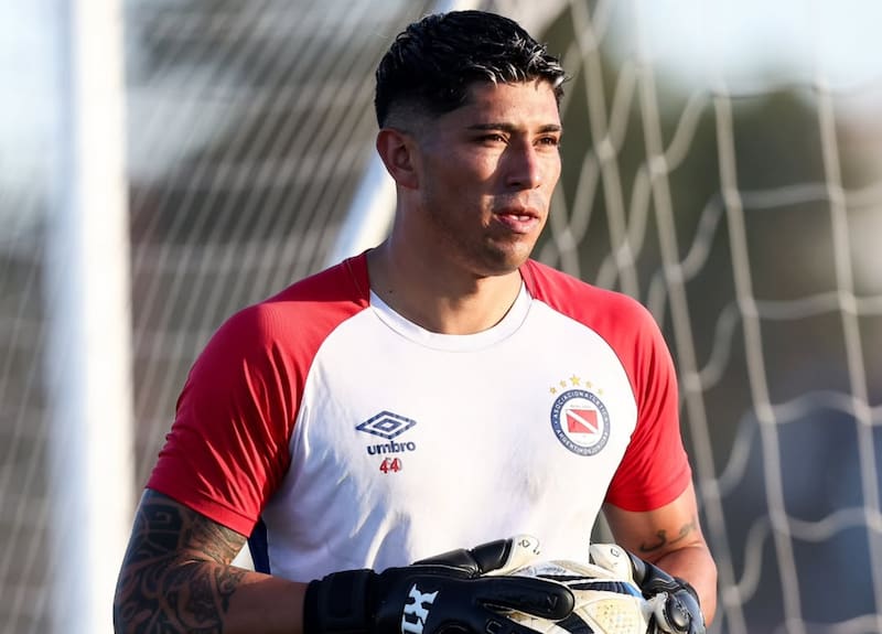 El meta irá a préstamo a Argentinos Juniors y contará con una opción a compra menor a lo esperado. Foto: @aaajoficial en Instagram.