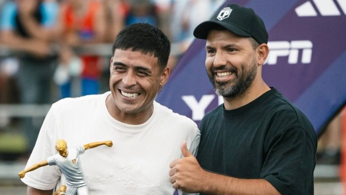 Tras su breve paso por Coquimbo: Brian Fernández iría a Estados Unidos para jugar con el Kun Agüero