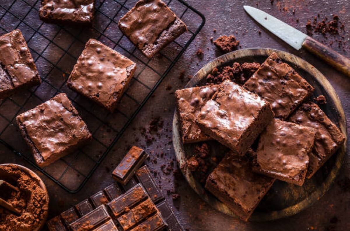 Prepara este fácil y delicioso BROWNIE DE CHOCOLATE SIN HORNO en la freidora de aire