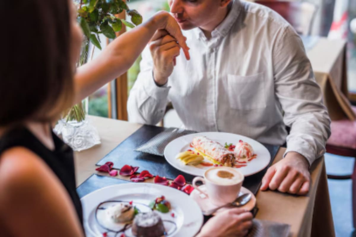 Vas a poder disfrutar con tu pareja en Santiago.
Créditos: Freepik.