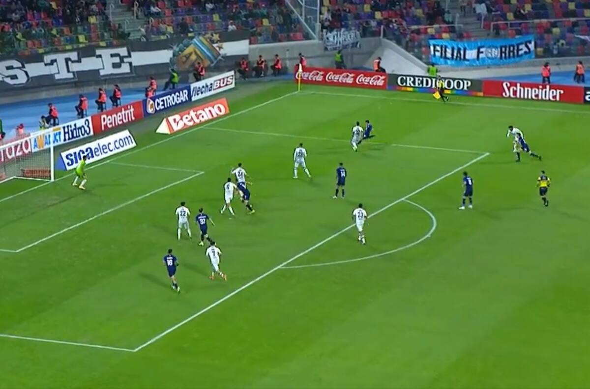 VIDEO | Bruno Barticciotto aprovechó esta pelota y marcó su primer doblete en Argentina