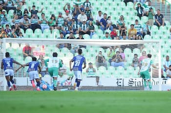 VIDEO | Así fue el penal que desperdició Bruno Barticciotto en la derrota de Santos Laguna