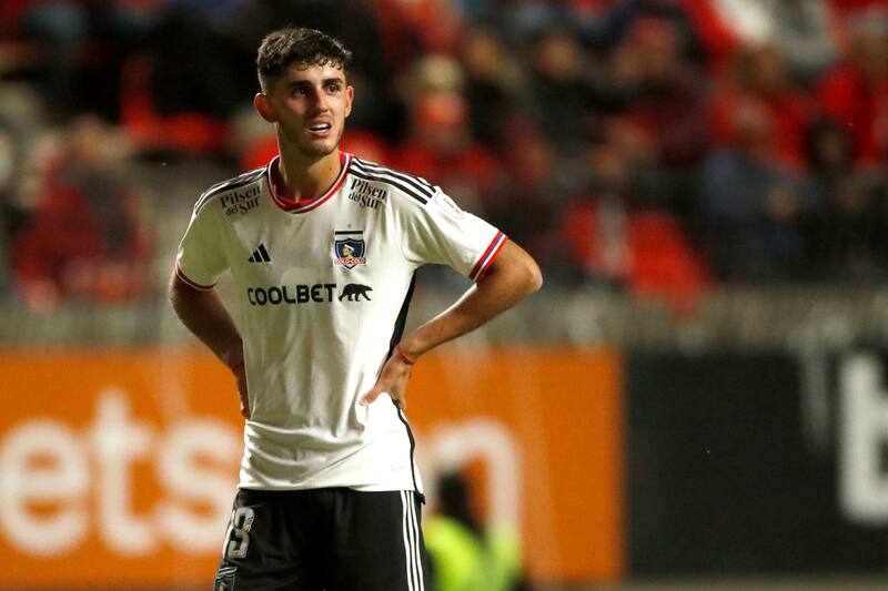 El jugador fue probado como central.
