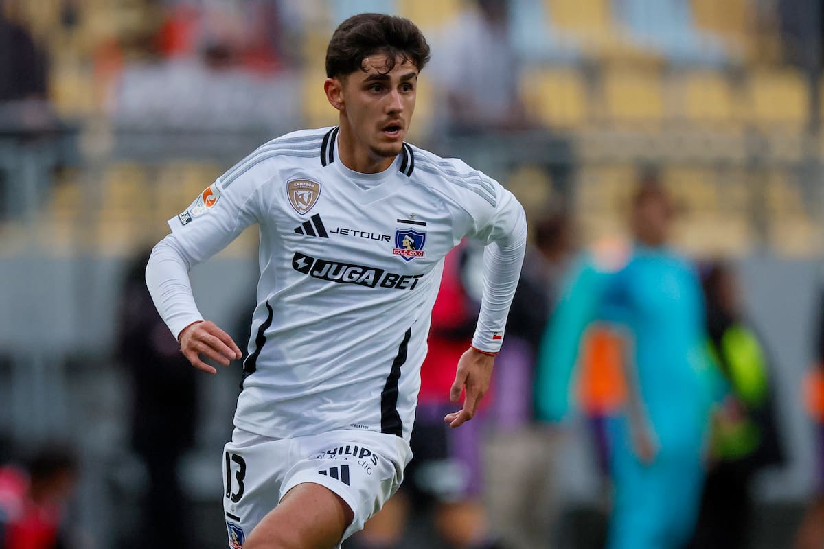 El lateral tiene avanzada su salida a Deportes La Serena. Foto: Agencia Aton.