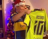 VIDEO | Johnny Herrera emociona a su hijo en Navidad al regalarle la camiseta de Lucas Assadi