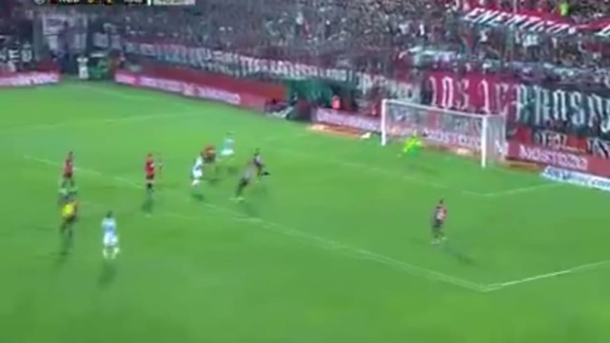 VIDEO | Y le dijo que no a la UC: el golazo de Bruno Zuculini del que todos hablan en Argentina