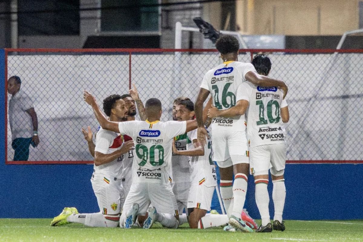 ahora ex club de Simón Pitu Contreras. Foto: Instagram Brusque FC.