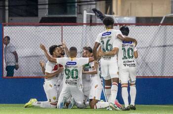 Chileno duró cuatro meses en Brasil: rescindió contrato