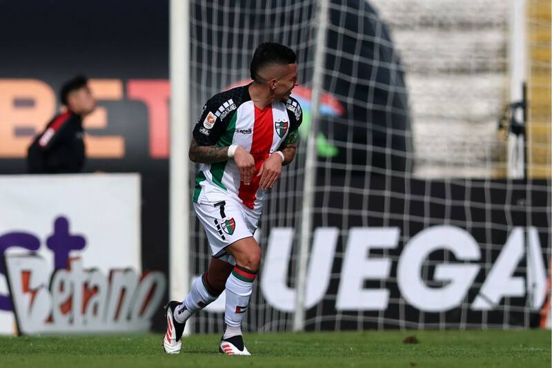 celebra el gol que le marcó a Deportes La Serena. Foto: Agencia Aton.