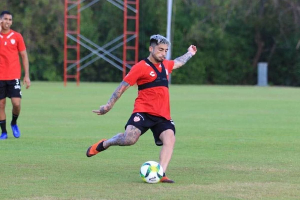 El mediocampista en Necaxa.