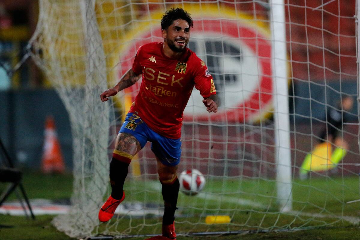 Bryan Carvallo ha marcado dos goles este año, ante Marcos Trincado por Copa Chile. (Foto: Aton)