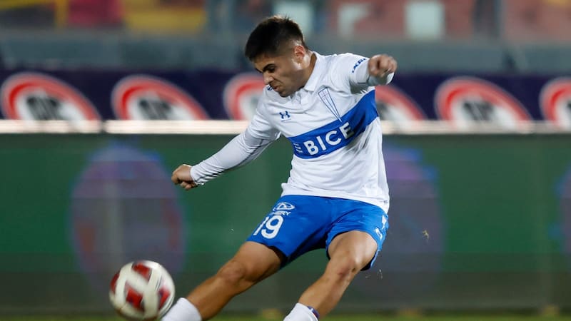 No tuvo cabida: Bryan González deja la UC y encuentra equipo en Primera B