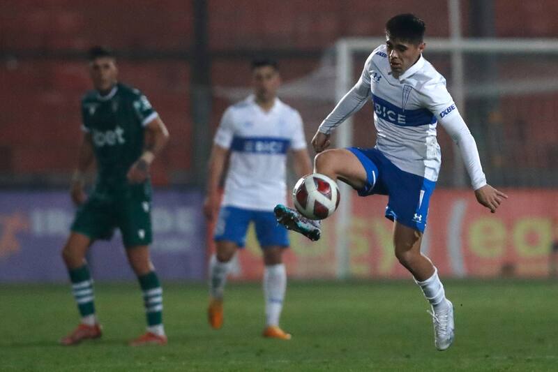 Bryan González podría ser baja por largo tiempo en Católica. Foto: Agencia Aton.