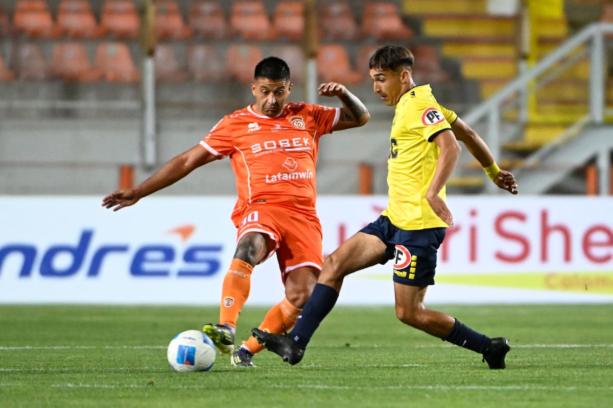 El volante en el partido de la UdeC ante Cobreloa. Foto: Agencia ATON.