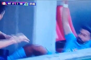 VIDEO | Pudo ser grave: la peligrosa caída que sufrió Bryan Rabello por empujón de un rival