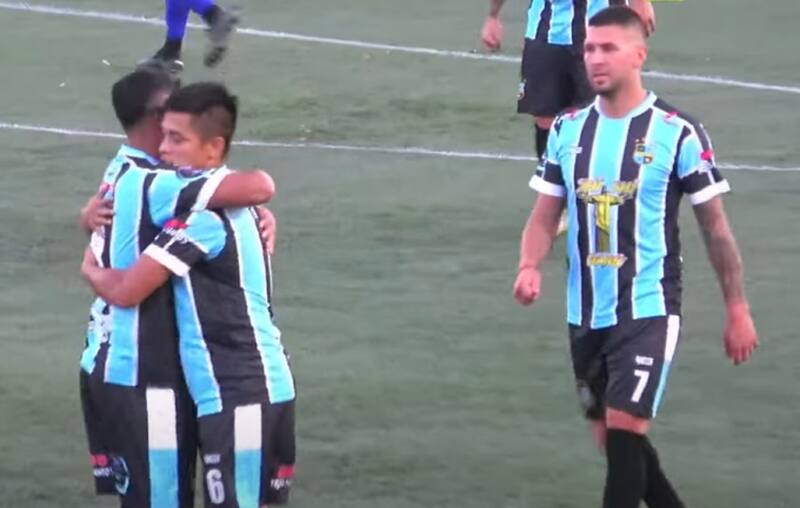 Bryan Taiva representó a Juventud Lo Hermida en la primera fecha del Nocturno de Peñalolén. Créditos: Transmisión Sekay Sports.