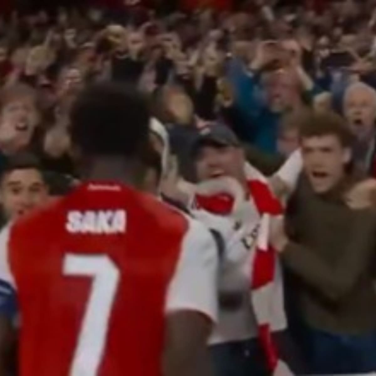 VIDEO | El gol de Bukayo Saka ante el Atlético de Madrid que desató la locura de los hinchas del Arsenal