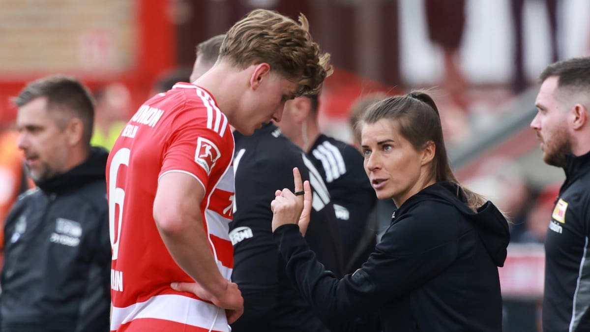 VIDEO | Las imágenes dieron la vuelta al mundo: Marie-Louise Eta debutó como DT en la Bundesliga