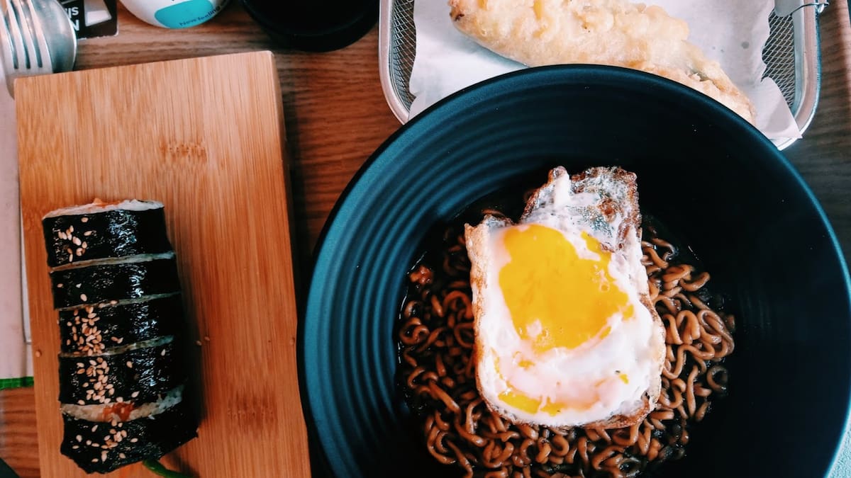 Lo mejor de la comida coreana callejera sin salir de Santiago: El rinconcito que conquista con sus sabores y precios económicos