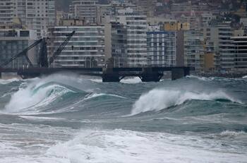 Aún no dan con su paradero: Búsquedas de menor arrastrada por el mar se extenderán por toda la semana