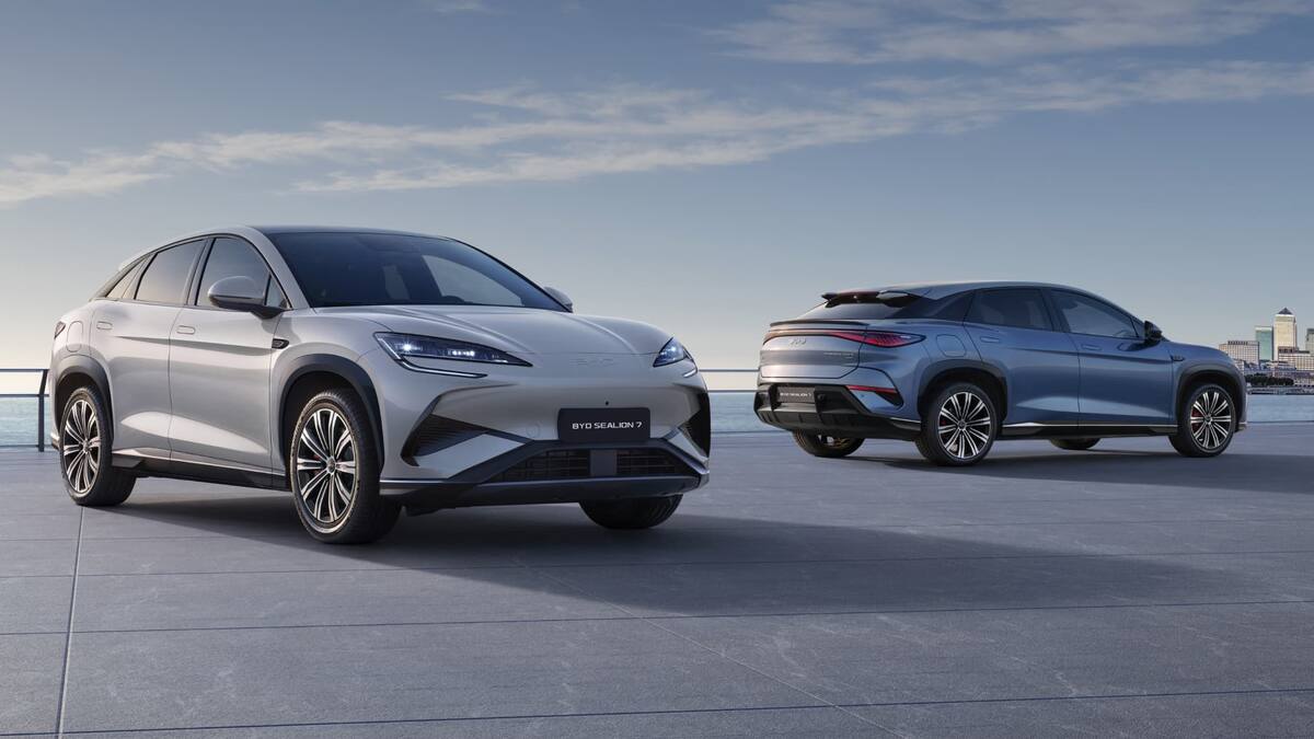Salón de París 2024: BYD presenta el Sealion 7 y sale al ataque del Tesla Model Y