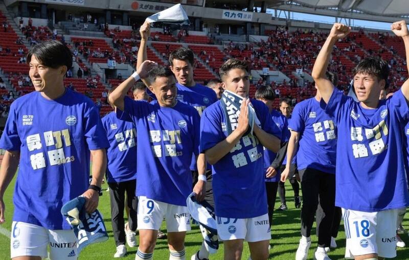 en el Machida Zelvia, el campeón del torneo de ascenso japonés.