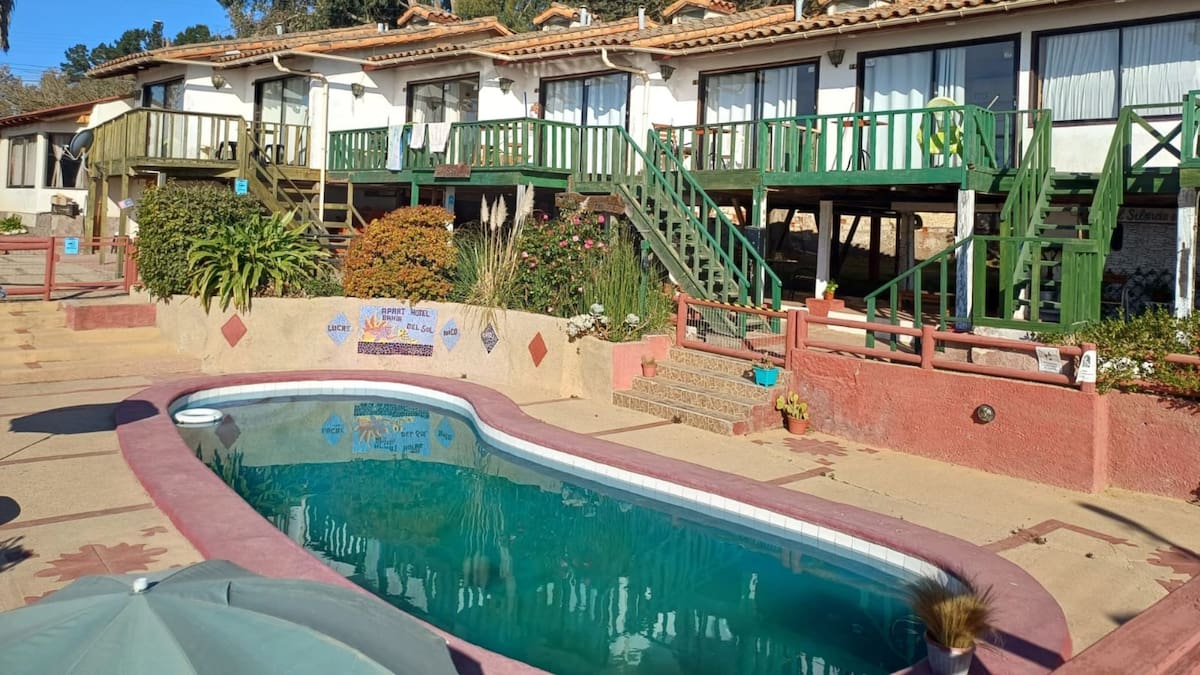 Estas cabañas frente al mar y con piscina son perfectas para vacacionar en El Quisco
