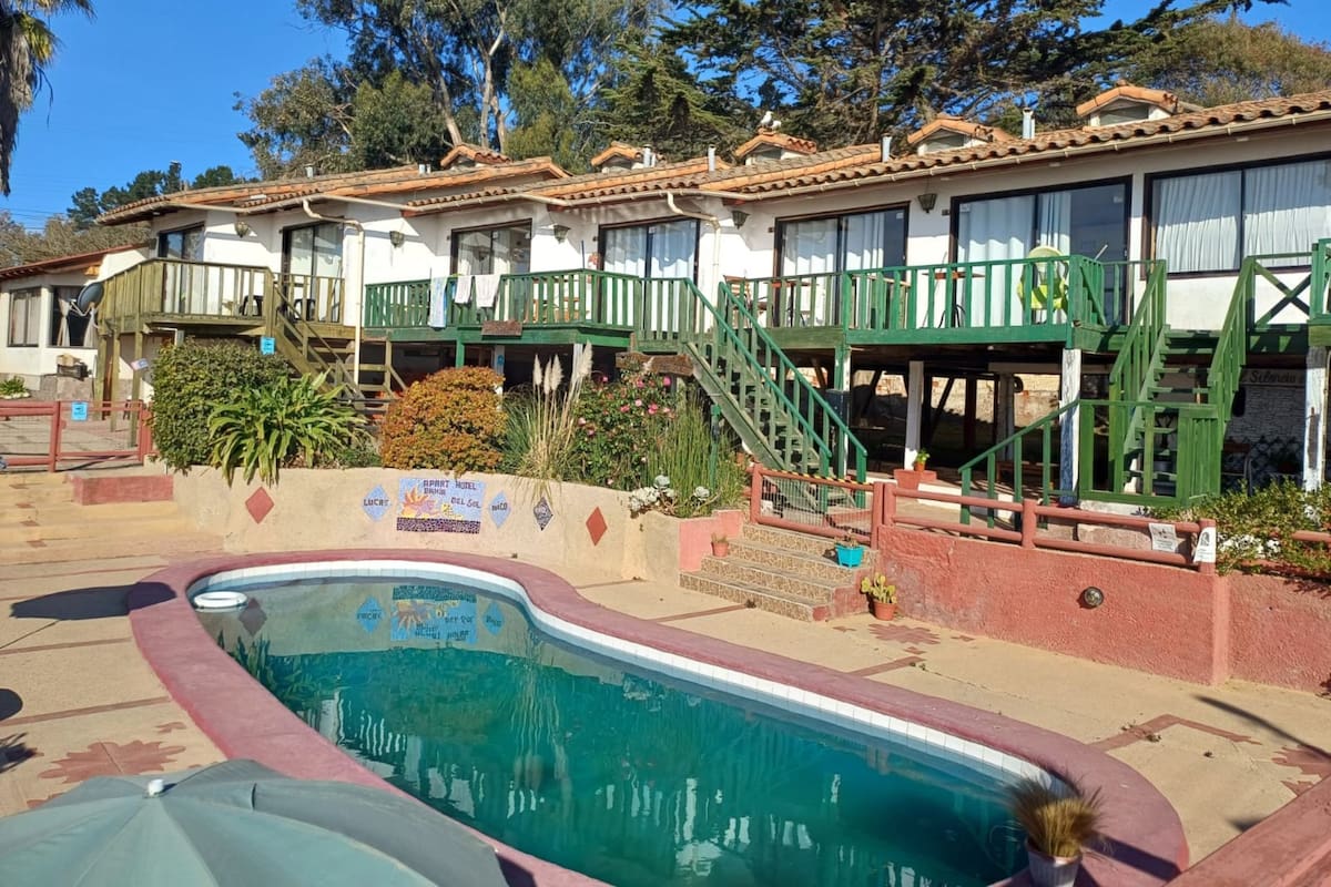 Están ubicadas a casi dos horas de Santiago; son acogedoras y cómodas.
Créditos: Bahía del Sol.