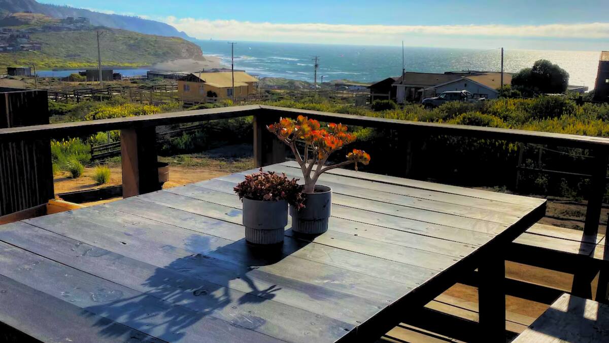 Hospedaje con vista al mar y cerca de Santiago: Conoce Cabañas Pupuya, ubicadas en la Región de O’Higgins