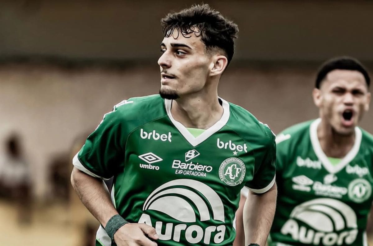 “Le falta”: el misterio del refuerzo brasileño de Ñublense que todavía no juega