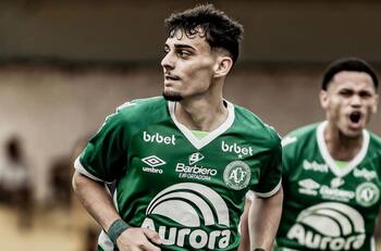 “Le falta”: el misterio del refuerzo brasileño de Ñublense que todavía no juega