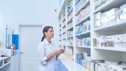 Solo en 2025: anuncian cierre de 2.400 farmacias de reconocidas cadenas internacionales