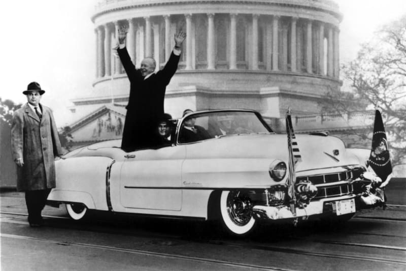 El presidente Dwight D. Eisenhower en un Cadillac Eldorado de 1953 (Foto: GM)