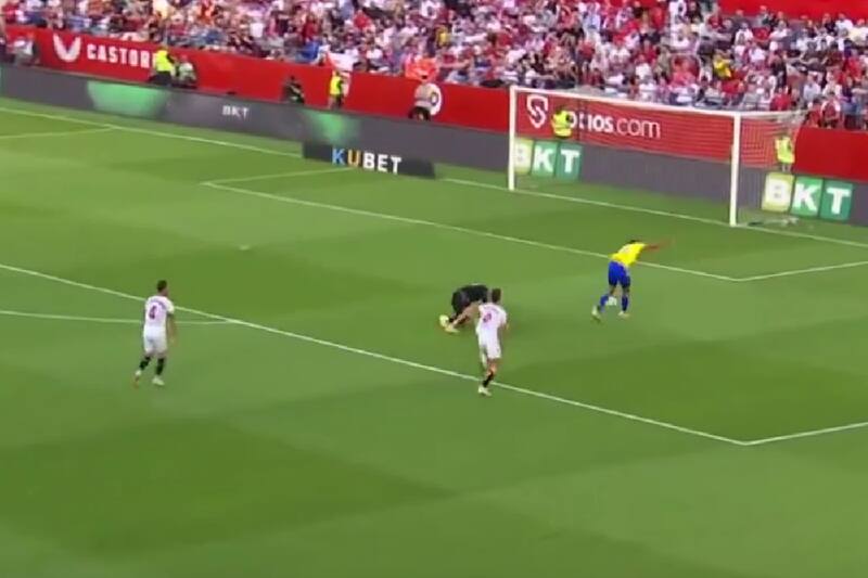 erró un insólito gol ante el Sevilla