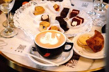 Imperdible panorama veraniego: nuevo café con aires parisinos revoluciona el centro de esta comuna