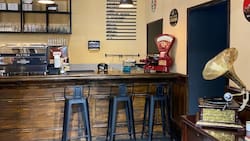 Perfecta para los amantes de la lectura: Esta maravillosa cafetería conecta con una librería en el centro de Santiago