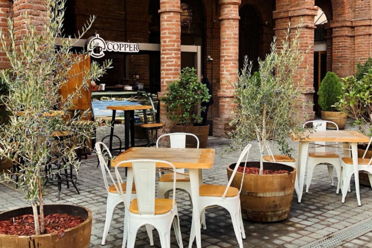 Se caracteriza por su arquitectura y la tranquilidad que inspira a sus visitantes.
Créditos: Copper Café.