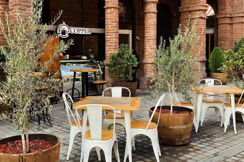 Se caracteriza por su arquitectura y la tranquilidad que inspira a sus visitantes.
Créditos: Copper Café.