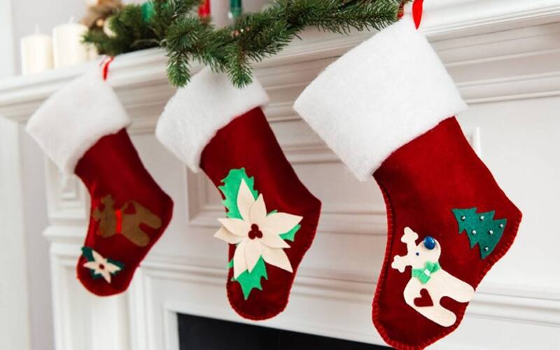 Las calcetas colgadas son un infaltable de Navidad.
