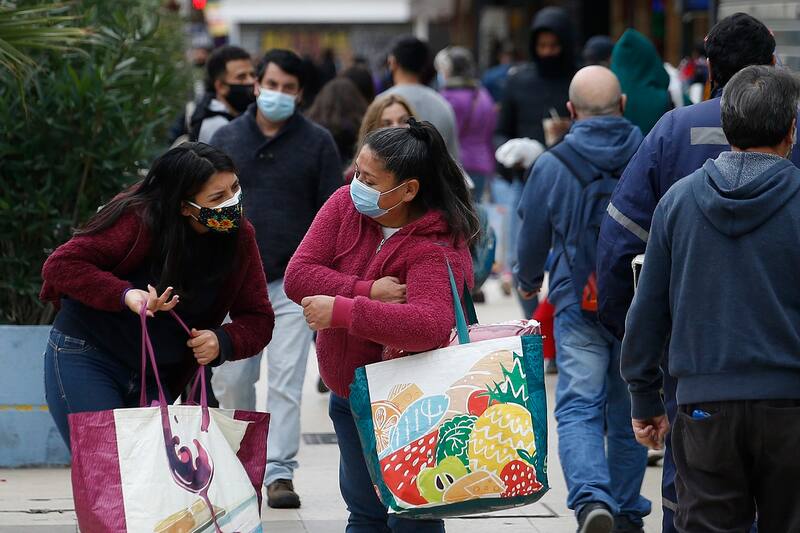 Vina del Mar, 11 de junio de 2020.
Calles del centro de Vina del Mar tras anuncio de cuarentena debido a emergencia sanitaria por coronavirus
Sebastian Cisternas/ Aton Chile.