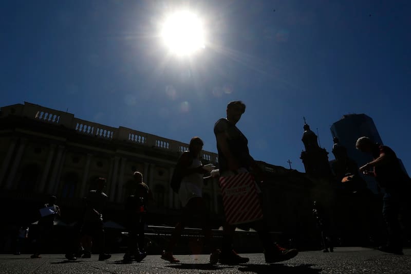 El viernes hará calor extremo en Santiago.