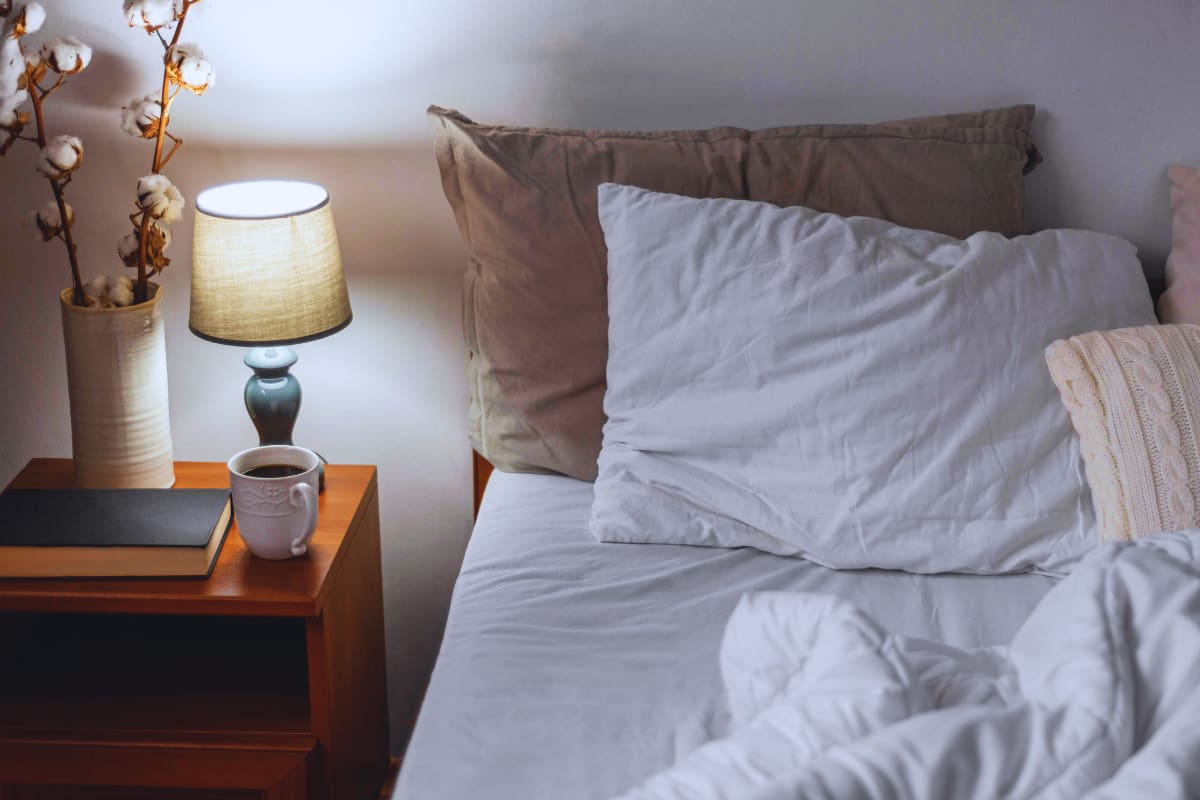 En las épocas más cálidas, las altas temperaturas pueden provocar problemas para dormir, sueño intermitente, entre otros. Créditos: Freepik.