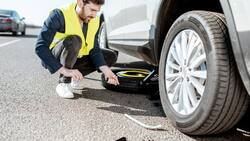 ¿Se te pinchó una rueda? Ahórrate el mecánico y cámbiala fácilmente con estos pasos